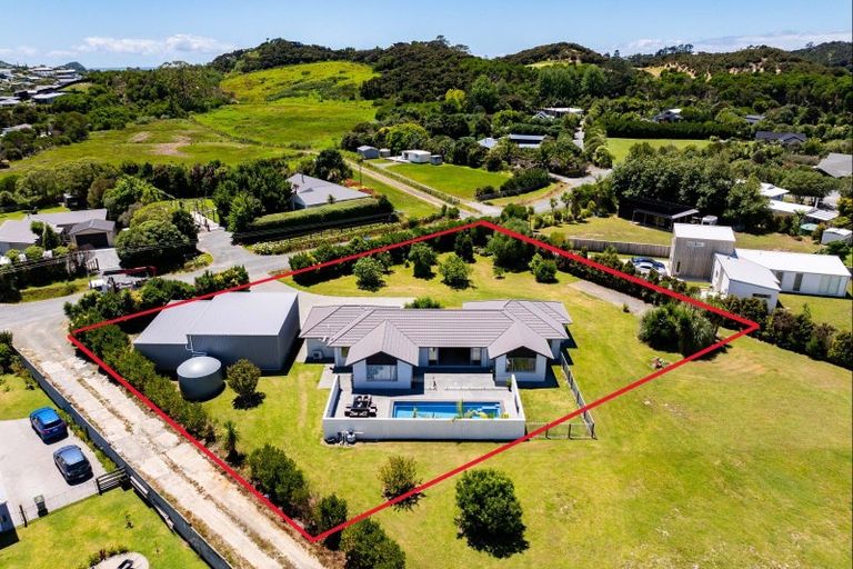 Photo of property in 70 Jack Boyd Drive, Mangawhai Heads, Kaiwaka, 0573