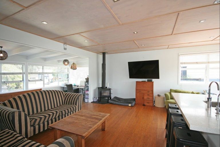 Photo of property in 114 Chartwell Avenue, Whangamata, 3620