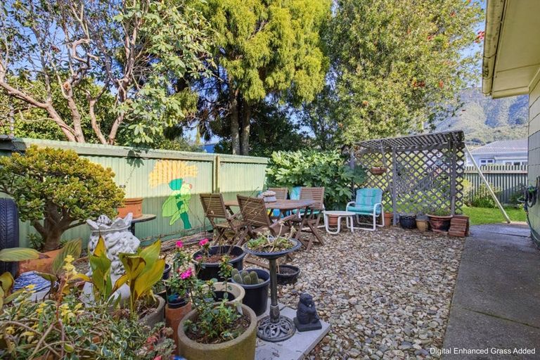 Photo of property in 30c York Street, Picton, 7220