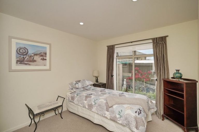 Photo of property in 4 Skipness Lane, Broomfield, Christchurch, 8042