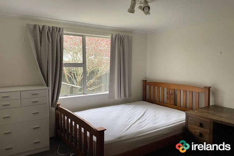 Photo of property in 17 Highfield Place, Avonhead, Christchurch, 8042