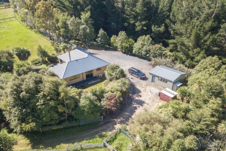 Photo of property in 37 Mckendry Road, Woodside, Outram, 9074