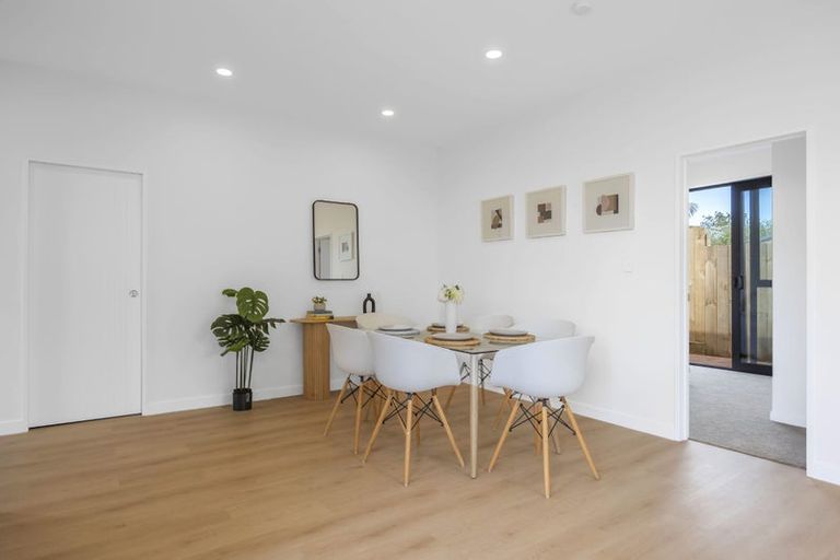 Photo of property in 744c East Coast Road, Pinehill, Auckland, 0630