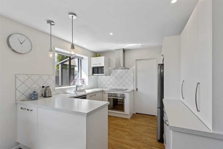 Photo of property in 20 Lowry Avenue, Redwood, Christchurch, 8051