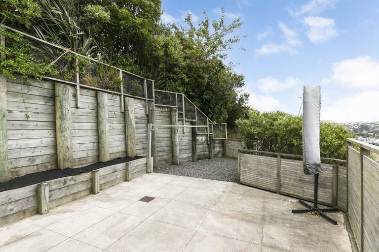 Photo of property in 12 Ted Gilberd Place, Newlands, Wellington, 6037