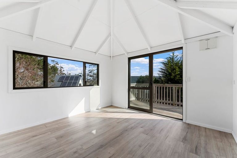 Photo of property in 7 Vipond Road, Stanmore Bay, Whangaparaoa, 0932