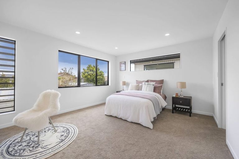 Photo of property in 744c East Coast Road, Pinehill, Auckland, 0630