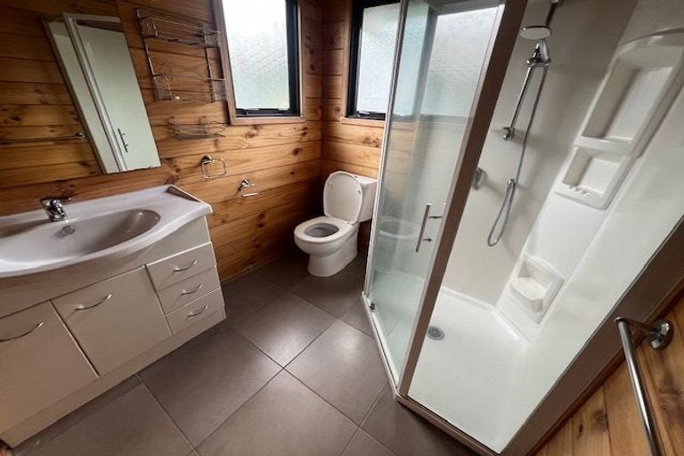 Photo of property in 24 Gaya Grove, Ngaio, Wellington, 6035