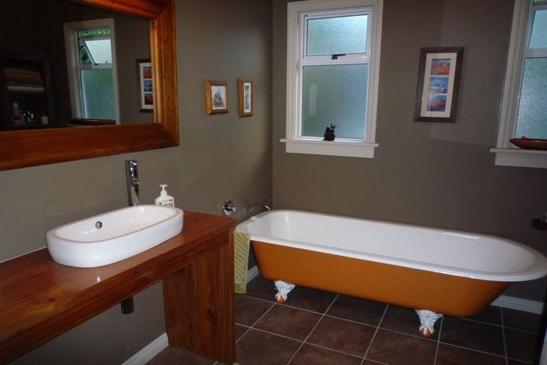 Photo of property in 18 Earls Road, Saint Clair, Dunedin, 9012