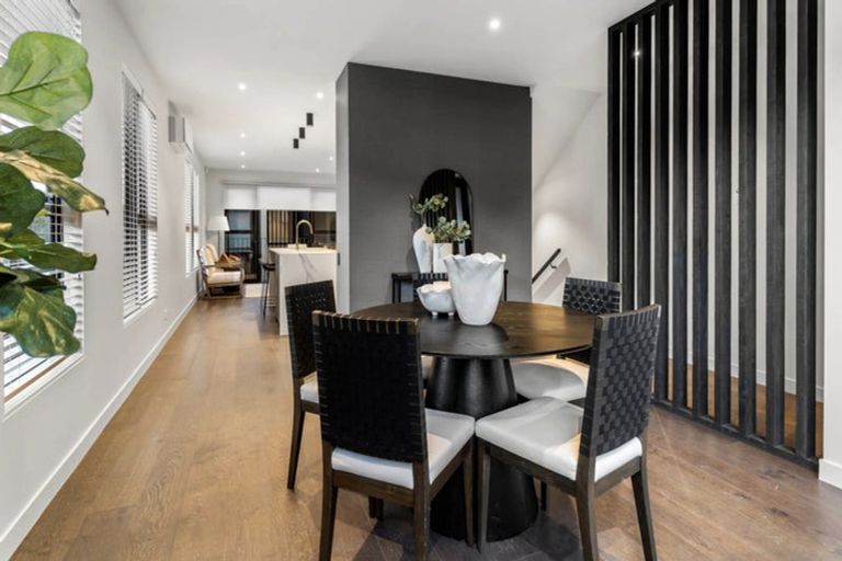 Photo of property in 32 Dudley Road, Inglewood, 4386