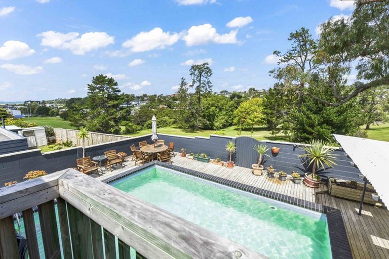 Photo of property in 1/170 Stapleford Crescent, Browns Bay, Auckland, 0630