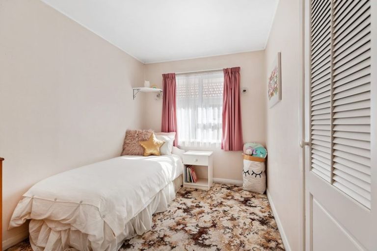 Photo of property in 48 Tarawera Road, Johnsonville, Wellington, 6037