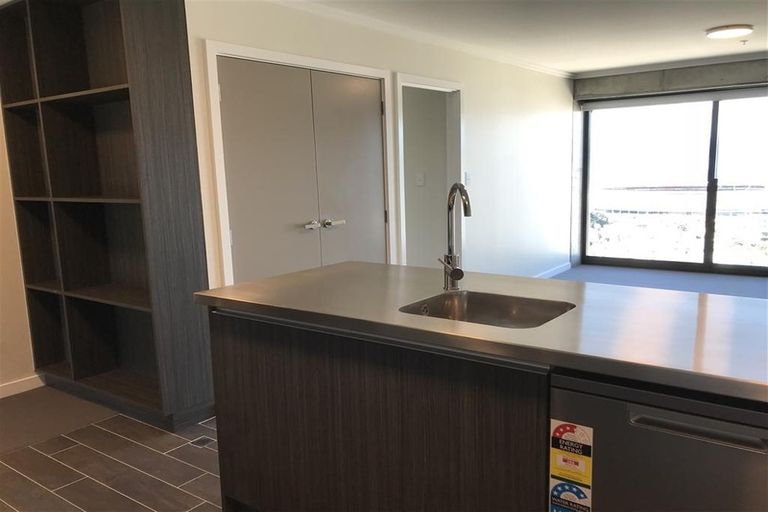 Photo of property in Frame Apartments, 1302/111 Molesworth Street, Thorndon, Wellington, 6011