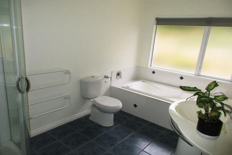 Photo of property in 155 Winara Avenue, Waikanae, 5036