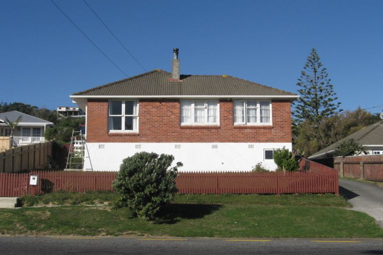 Photo of property in 3/30 Dimock Street, Titahi Bay, Porirua, 5022