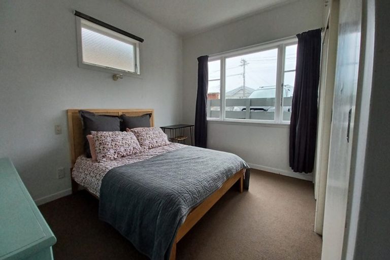 Photo of property in 51 Endeavour Street, Lyall Bay, Wellington, 6022