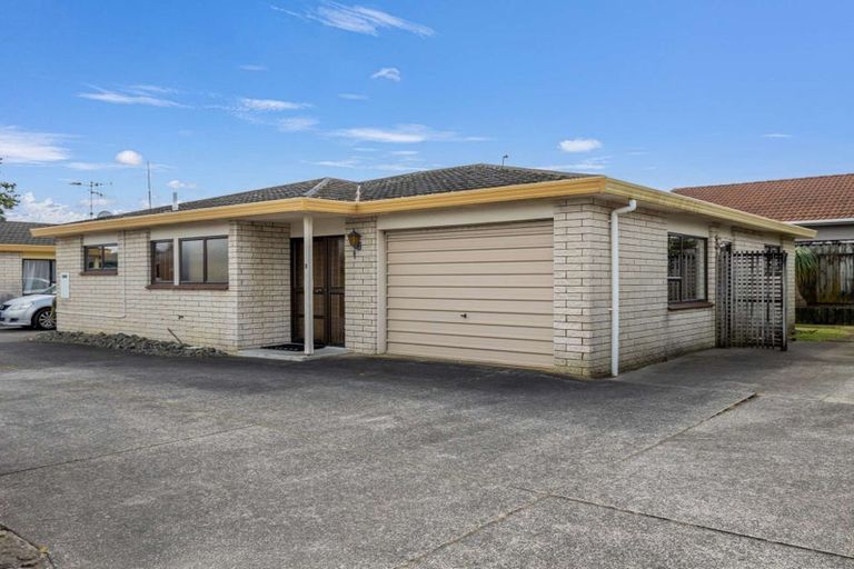 Photo of property in 2/12 Penrhyn Place, Mount Maunganui, 3116