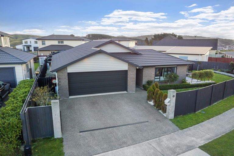 Photo of property in 6 Montego Place, Grenada Village, Wellington, 6037