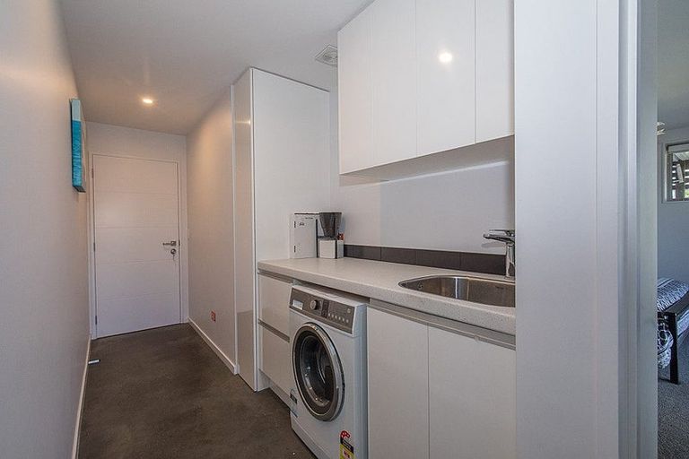 Photo of property in 48 Minaret Ridge, Wanaka, 9305