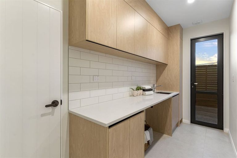 Photo of property in 8 Kumukumu Road, Long Bay, Auckland, 0630