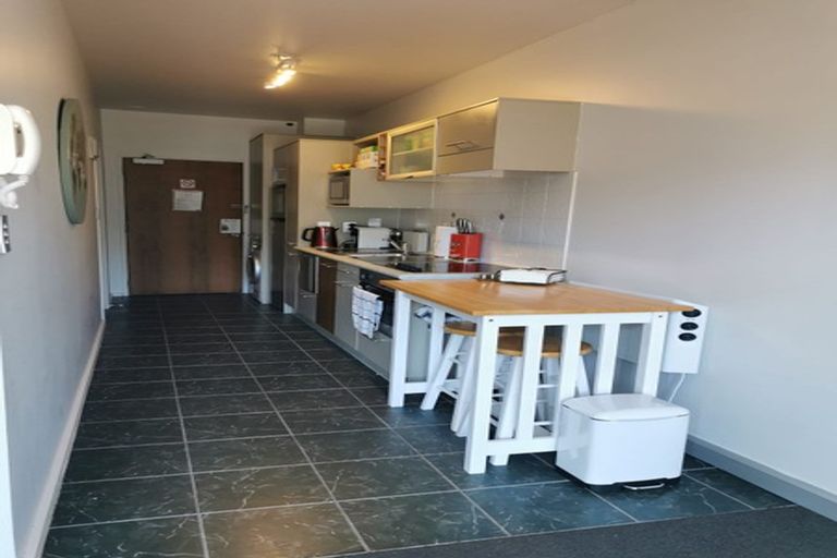 Photo of property in Atrium Towers, 4n/154 The Terrace, Wellington Central, Wellington, 6011