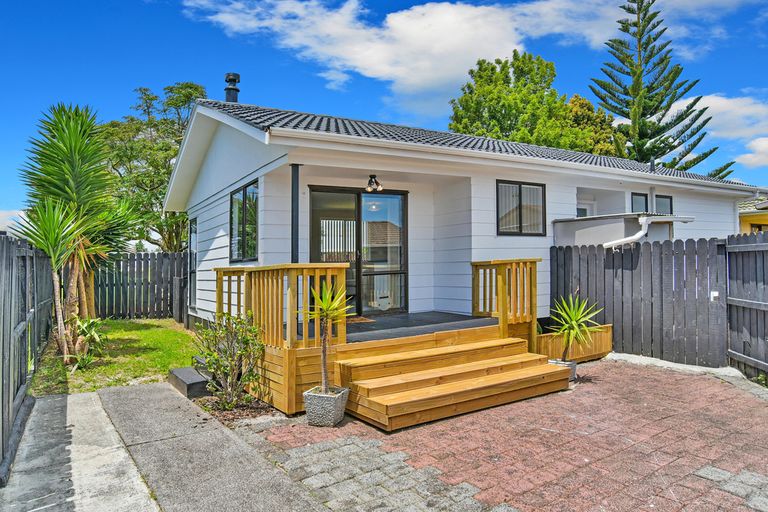 Photo of property in 4a Palmers Road, Clendon Park, Auckland, 2103
