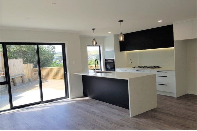 Photo of property in 1 Opaoa Way, Aotea, Porirua, 5024