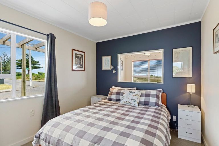 Photo of property in 22 Marine Parade, Otaki Beach, Otaki, 5512