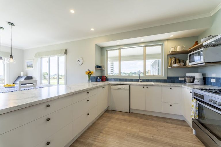 Photo of property in 39 Easons Road, Hampden, 9410