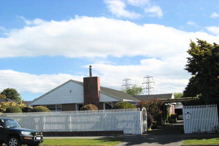 Photo of property in 11 Ambleside Drive, Burnside, Christchurch, 8053