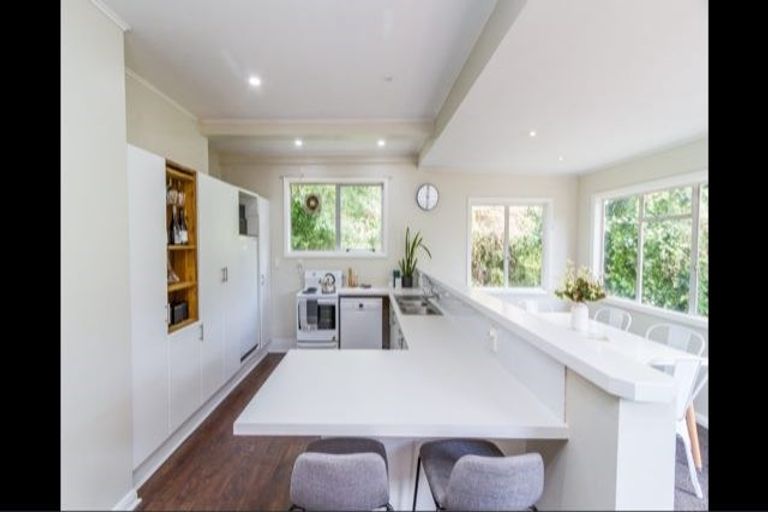 Photo of property in 19 Cecil Road, Tawa, Wellington, 5028