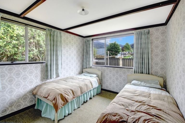 Photo of property in 21 Hugh Street, Sawyers Bay, Port Chalmers, 9023