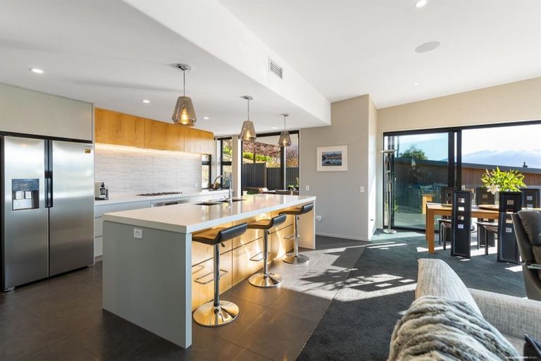 Photo of property in 10 Turnbull Crescent, Wanaka, 9305