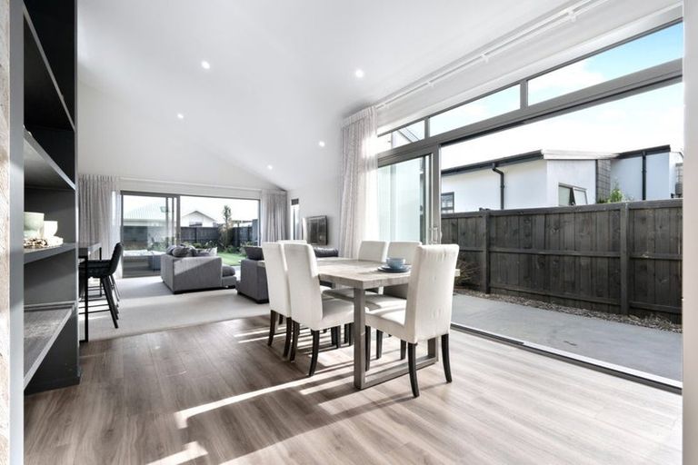 Photo of property in 27 Finstock Way, Rolleston, 7614