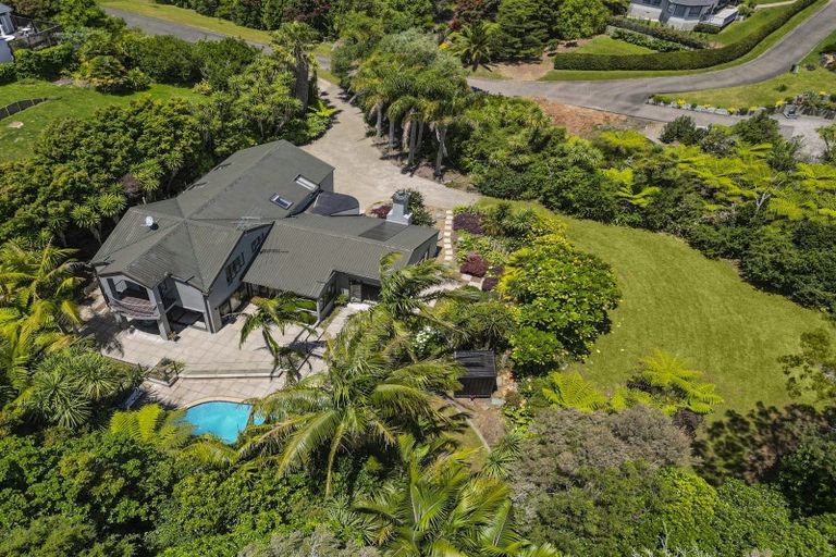 Photo of property in 41 Isobel Road, Greenhithe, Auckland, 0632