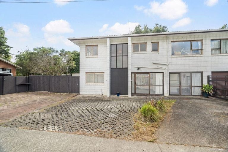 Photo of property in 2/33 Glenvar Road, Torbay, Auckland, 0630