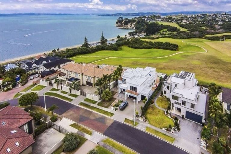 Photo of property in 17 Quedley Court, Eastern Beach, Auckland, 2012