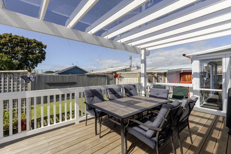 Photo of property in 14 Mouatt Street, Waitara, 4320