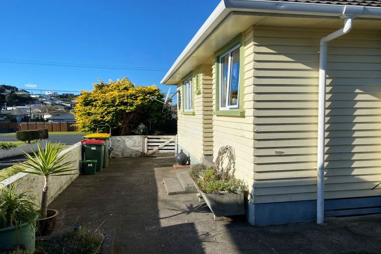 Photo of property in 23 Paritutu Road, Spotswood, New Plymouth, 4310