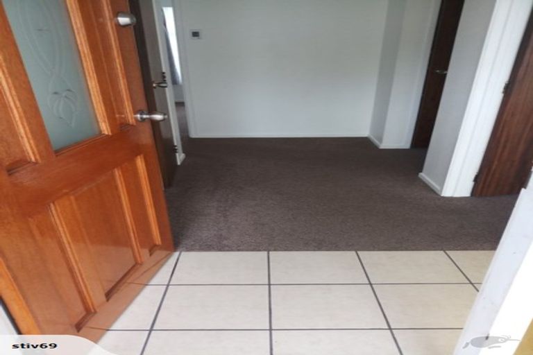 Photo of property in 37 Cascades Road, Pakuranga Heights, Auckland, 2010