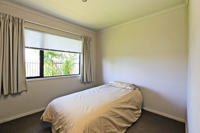 Photo of property in 3 Mcnaughton Place, Onekawa, Napier, 4110