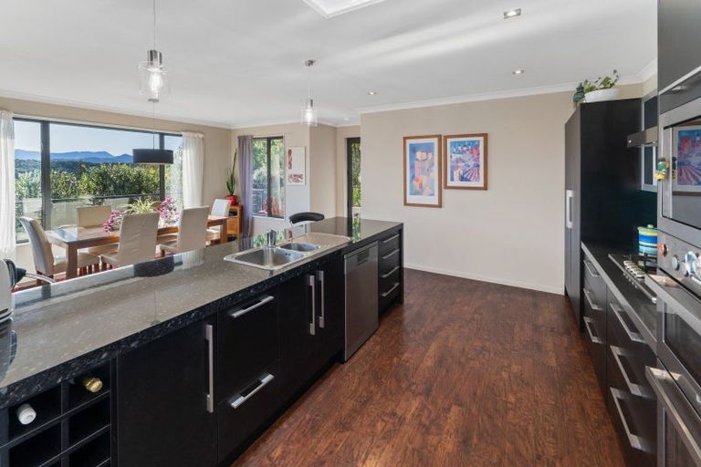 Photo of property in 14 Bell Bird Rise, Picton, 7220