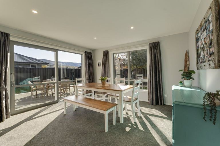 Photo of property in 14 Magnetic Place, Cromwell, 9310