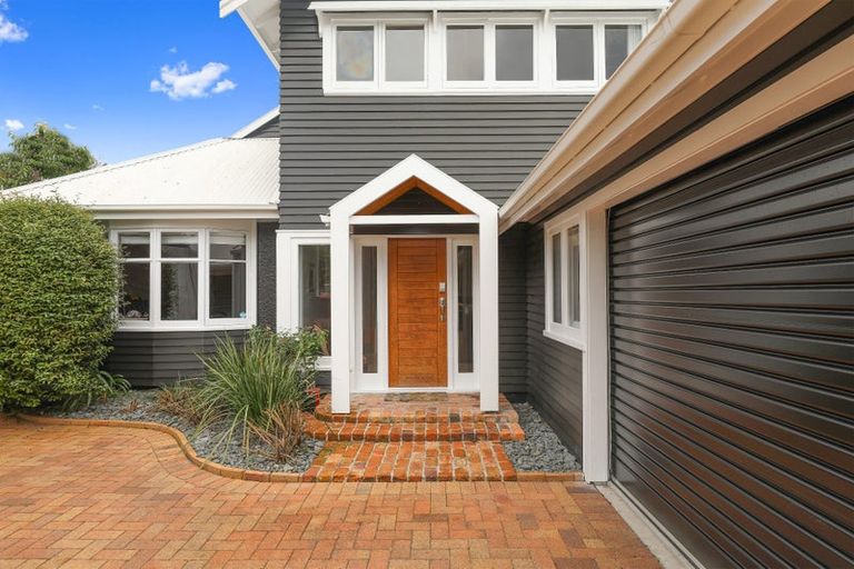 Photo of property in 135 Koutu Road, Kawaha Point, Rotorua, 3010