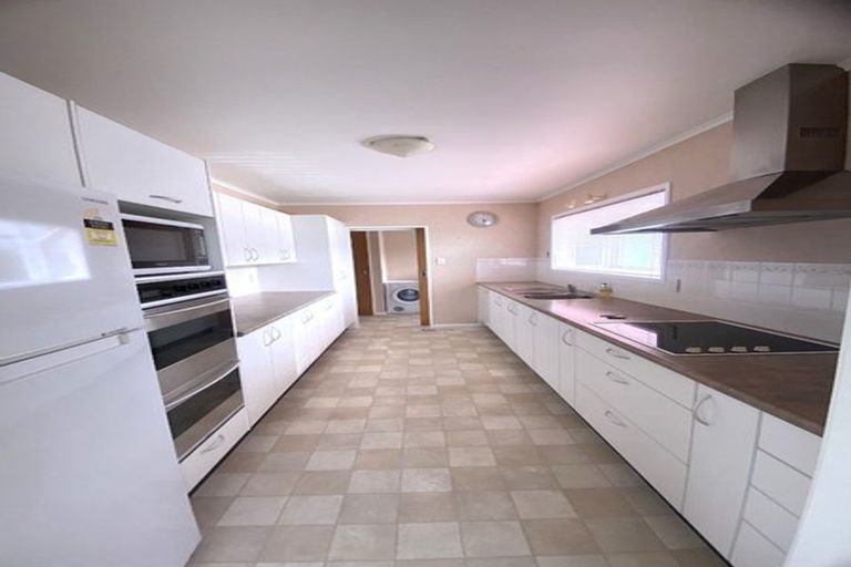 Photo of property in 4 Windermeer Grove, Churton Park, Wellington, 6037