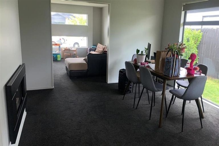 Photo of property in 8 Urihia Street, Marshland, Christchurch, 8083