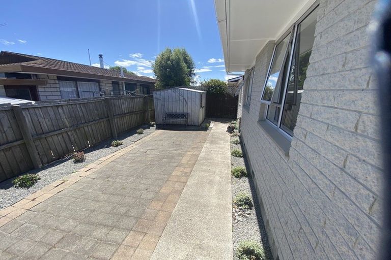 Photo of property in 2/5 Chilton Drive, Mairehau, Christchurch, 8052
