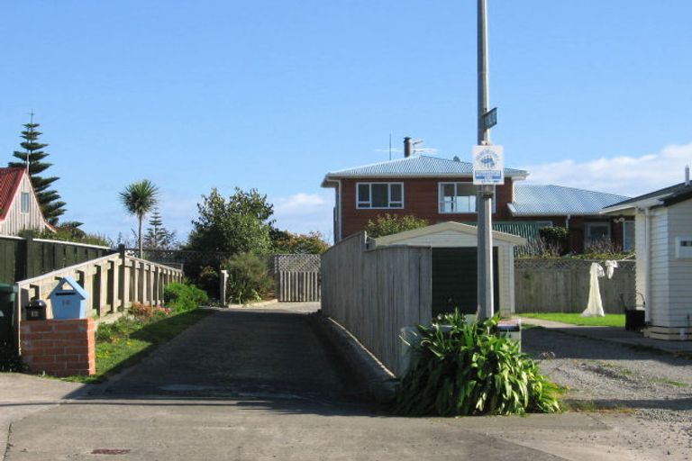 Photo of property in 16 Campion Road, Waikanae Beach, Waikanae, 5036