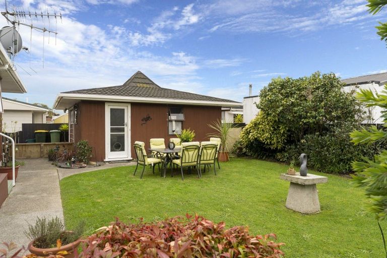 Photo of property in 10 Te Kama Street, Levin, 5510