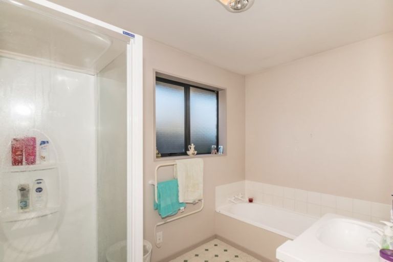 Photo of property in 18 Petries Road, Woodend, 7610